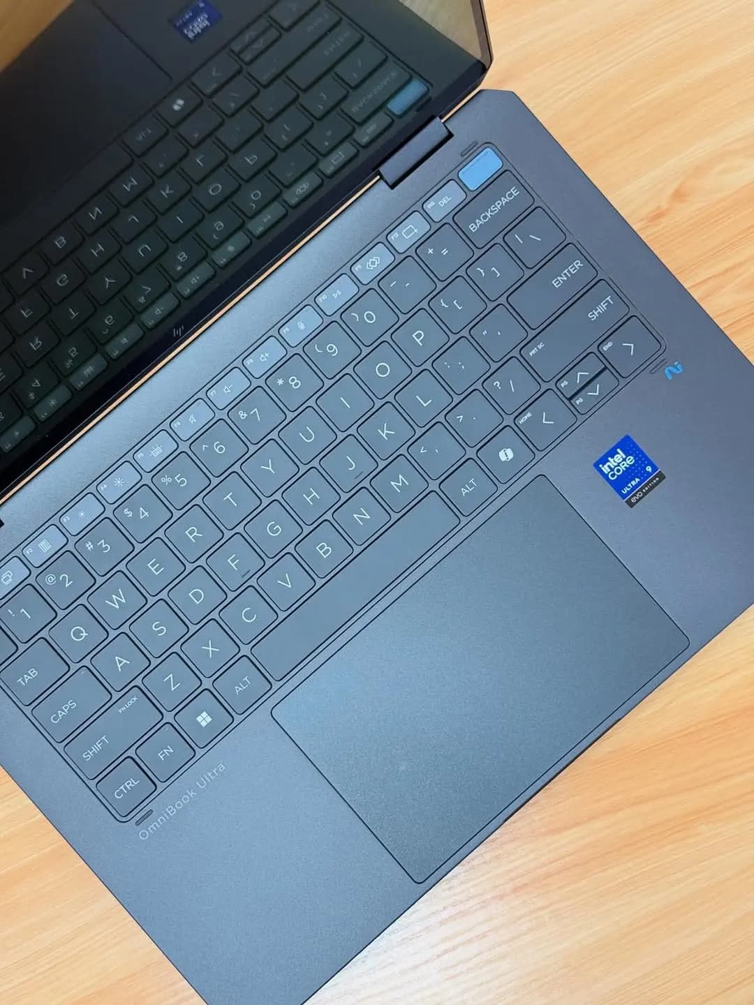 HP OmniBook Ultra Flip 14 Intel Core Ultra 7 16GB RAM 1TB SSD Touchscreen Laptop
